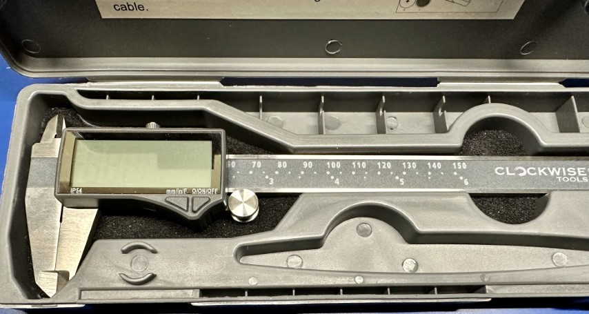 Clockwise DCLR-0605 digital
calipers